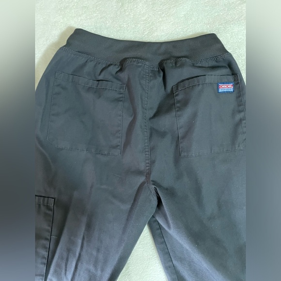 Scrub Set - Picture 4 of 5